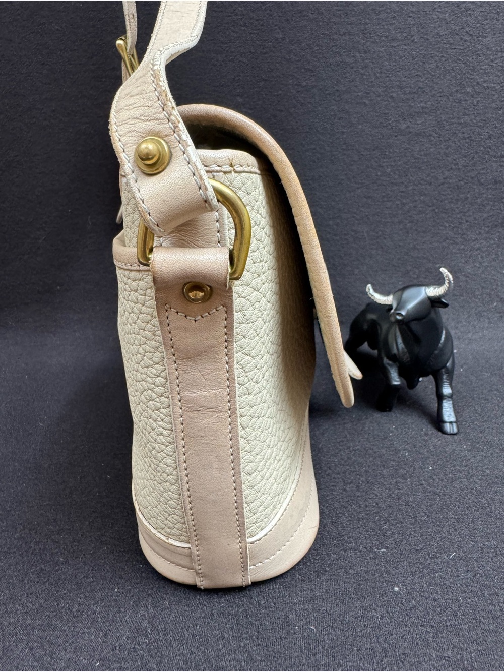 Dooney & Bourke Cream Pebbled Leather Crossbody Bag - Picture 8 of 16